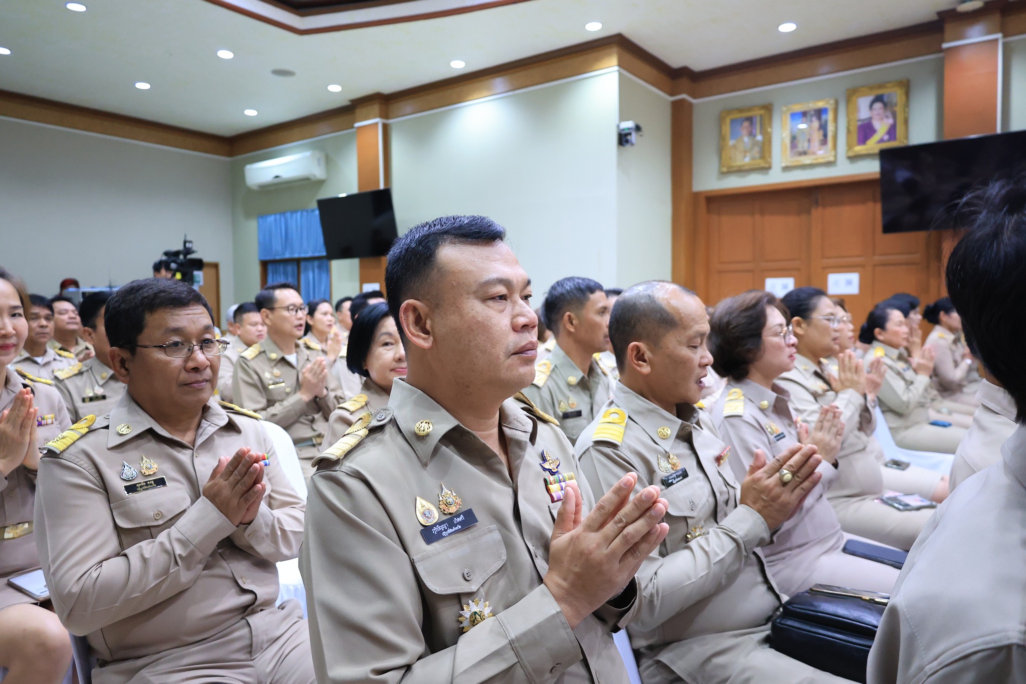 title - ส.ป.ก. จัดพิธีสักการะสิ่งศักดิ์สิทธิ์และพิธีสงฆ์ในโอกาสวันคล้ายวันสถาปนาครบรอบ 51 ปี